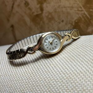 Elegant Vintage Gold Women's Watch